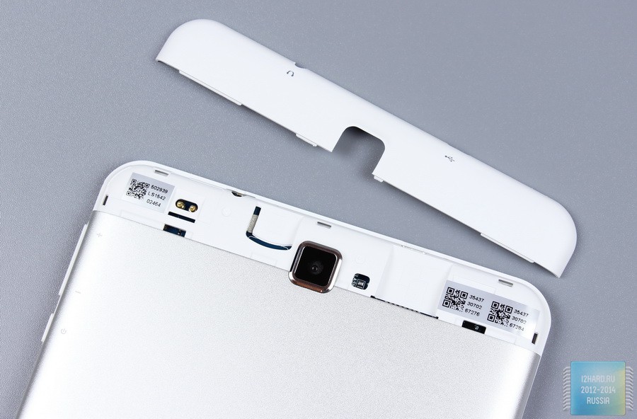 Karty SIM można umieścić dwa, rozmiar standardowego miniSIM, kartę pamięci microSD do 64 GB